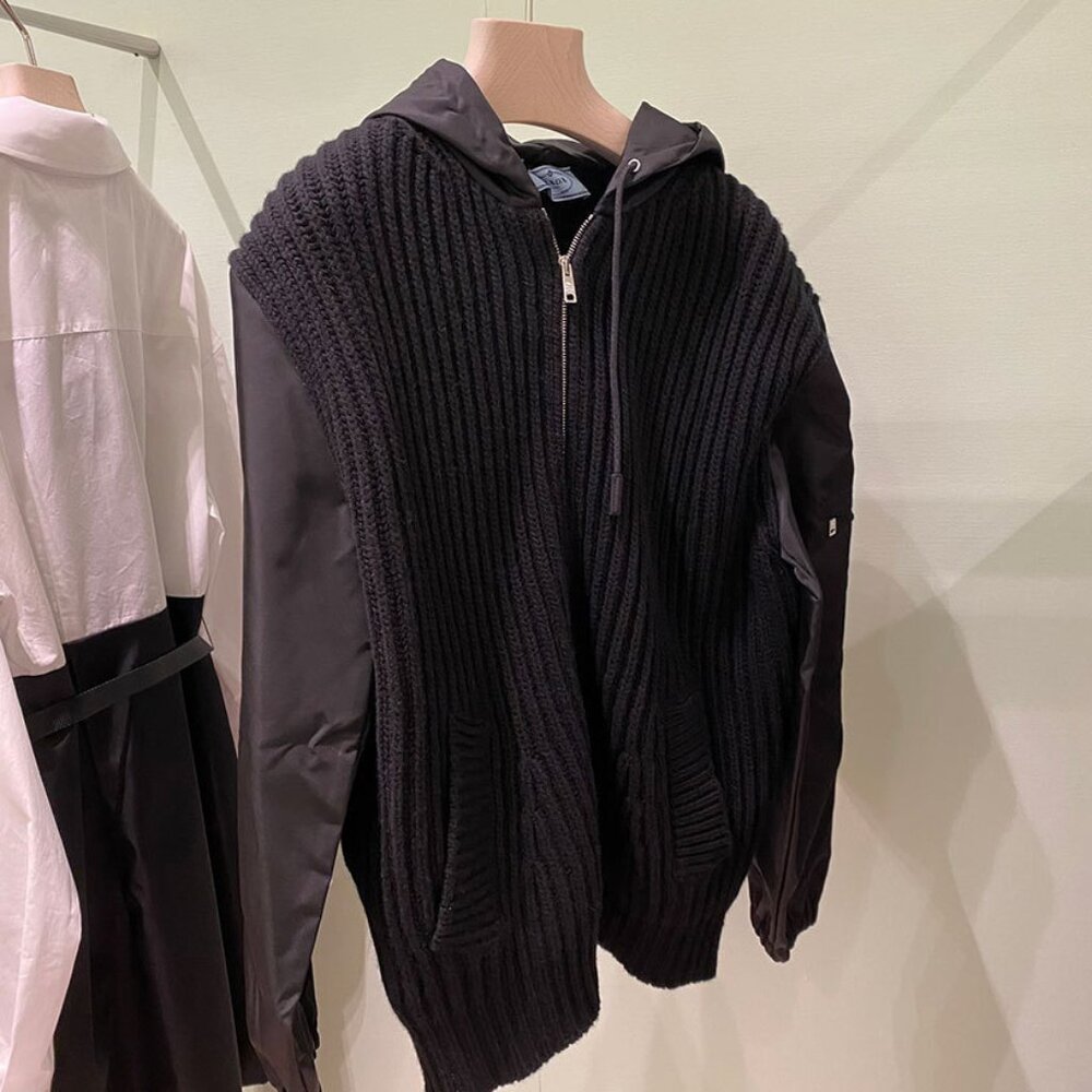 NEW Prada Jacket P25l34 New 40 Size Black Jacket